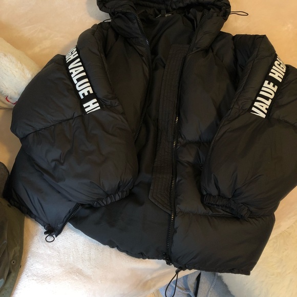 zara high value puffer